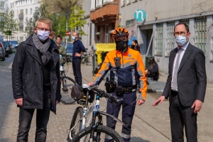 Cyclistes et automobilistes : ensemble sur la route