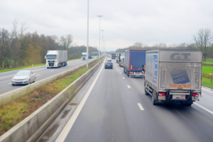 Minister Gilkinet unterstützt belgische Güterkraftverkehrsunternehmen bei der Überprüfung der Kabotageregelung des „Mobility Package I“