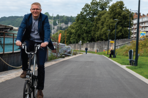 Te voet, Met de fiets, Met de trein…  tijdens een week vol ontmoetingen promoot Georges Gilkinet mobiliteit als vrijheid