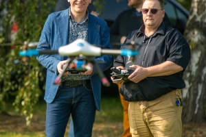 Georges Gilkinet visite EspaceDrone : "Utiliser un véhicule aussi petit et léger que possible, aussi grand que besoin, c’est aussi ça l’avenir du ciel belge !"